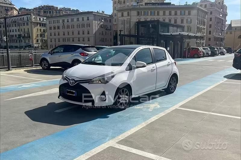 Usata Toyota Yaris Multidrive S 99 CV (72 kW) 2014 Bianco Utilitaria