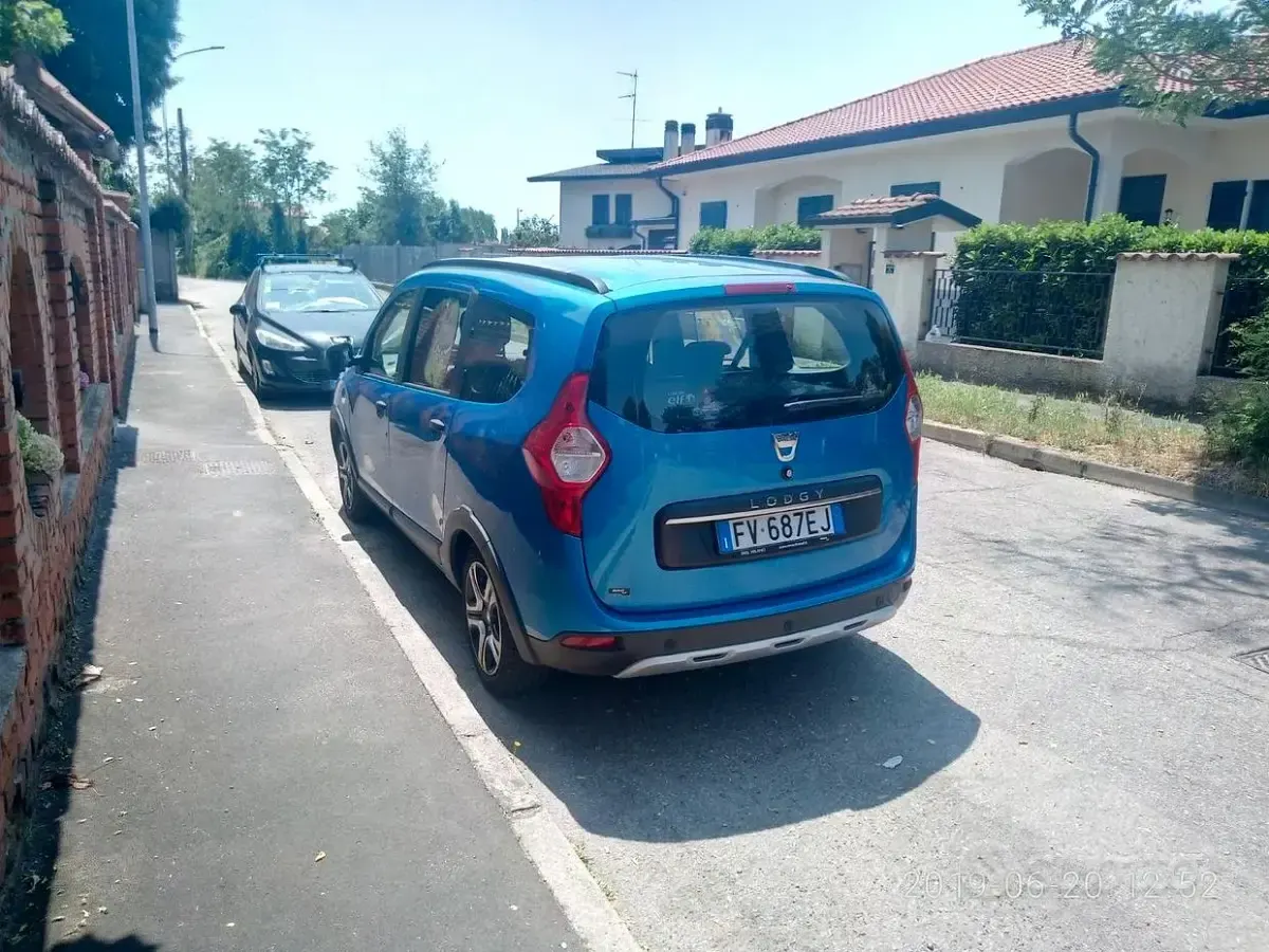 Usata Dacia Lodgy Stepway 116 CV (85 kW) 2019 Bluazzurro Monovolume