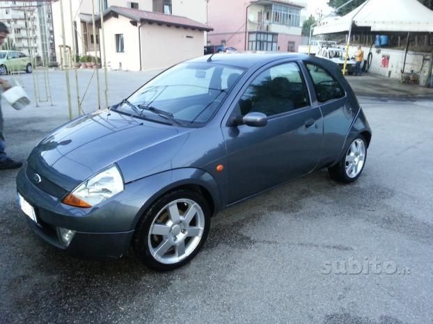 Commercial ford pigeon sportka #3