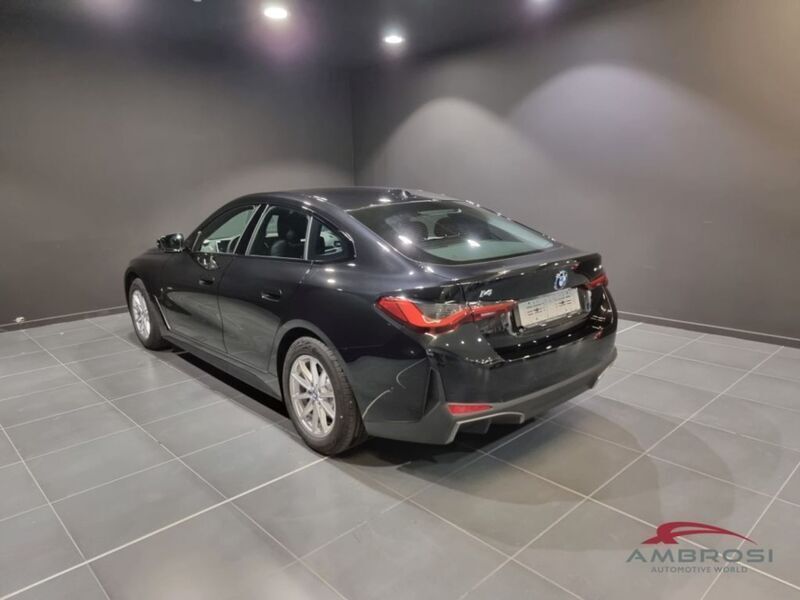 Usata BMW i4 Sport Line 250 kW (340 CV) 2023 Nero Berlina