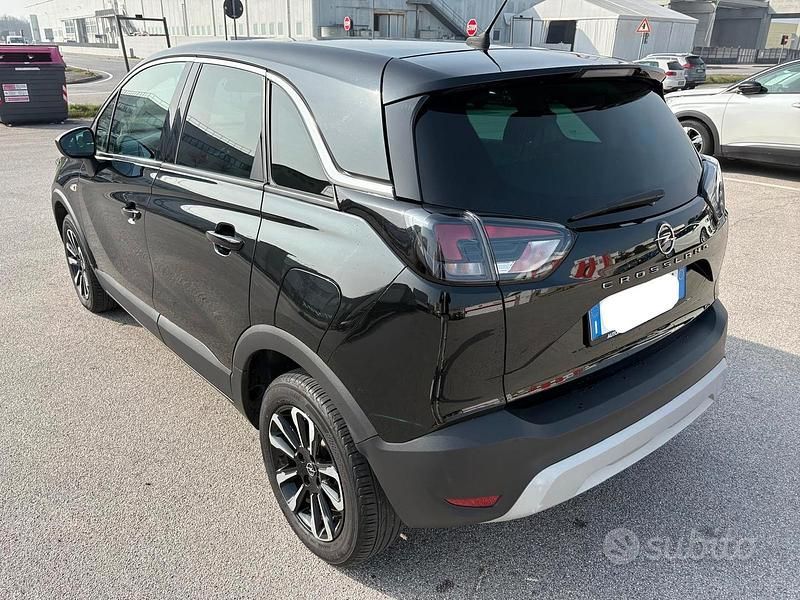 Usata Opel Crossland Elegance 110 CV (80 kW) 2023 Nero SUV