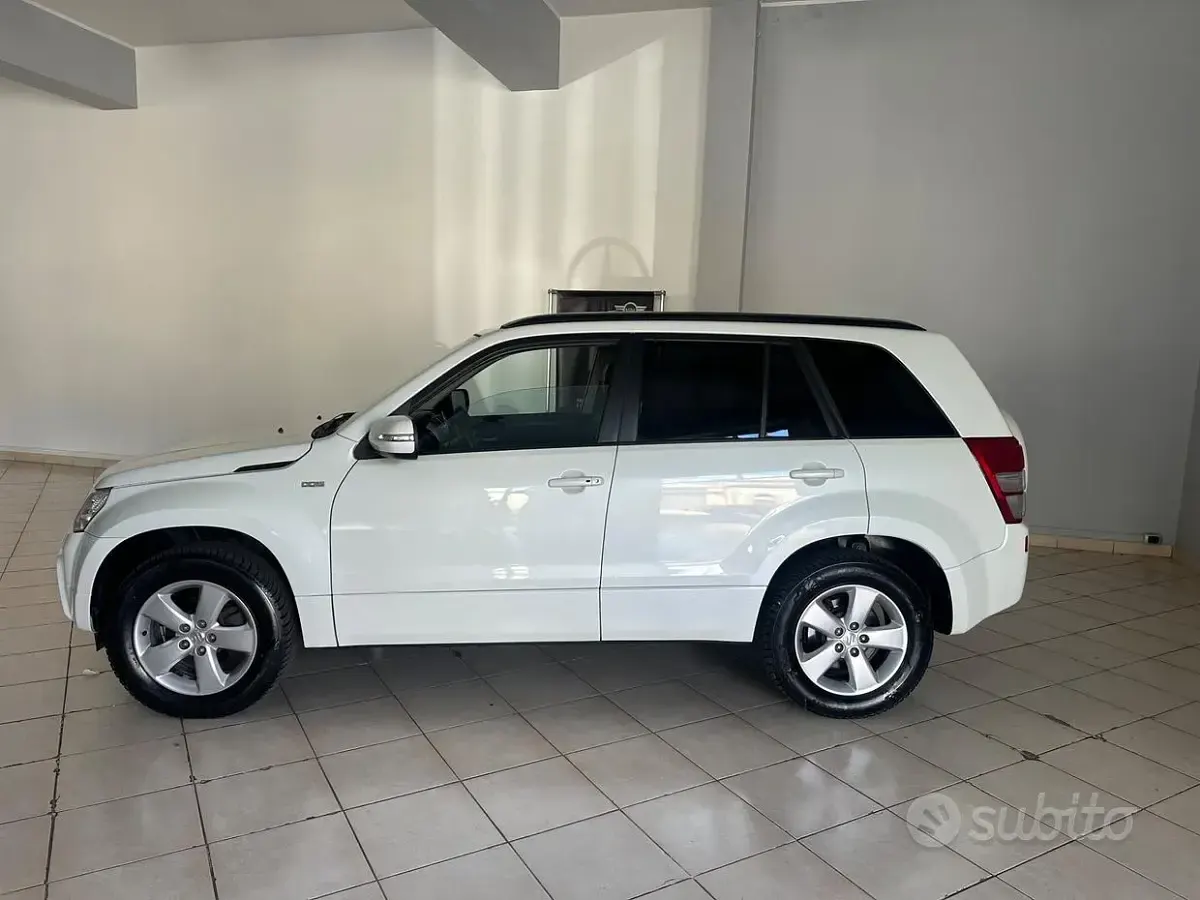 Usata Suzuki Grand Vitara 129 CV (94 kW) 2010 Bianco SUV