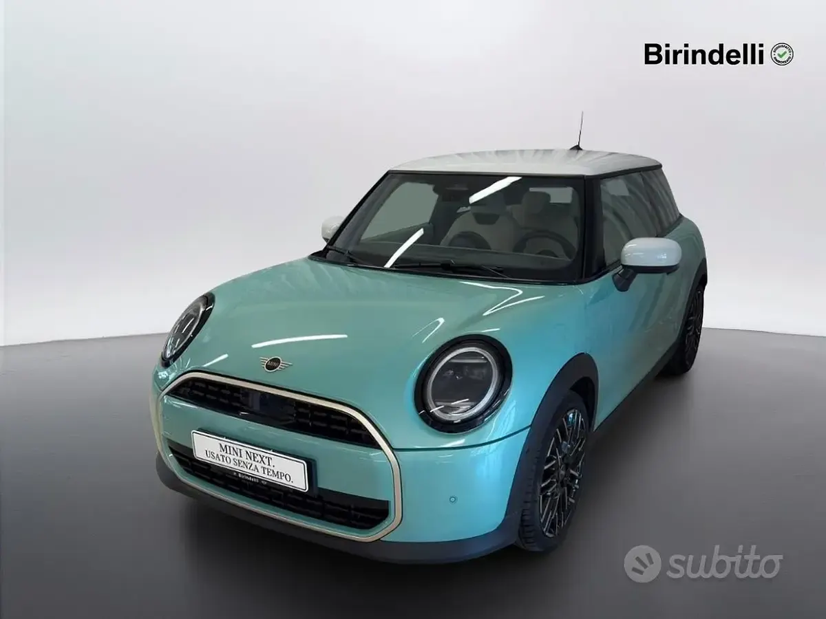 Usata Mini Cooper Favoured 156 CV (114 kW) 2024 Ocean wave green Utilitaria
