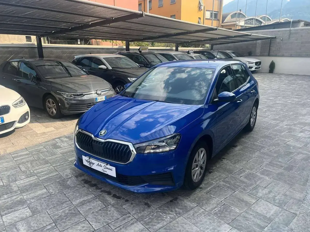 Usata Skoda Fabia Ambition 65 CV (47 kW) 2023 Blu/azzurro Utilitaria