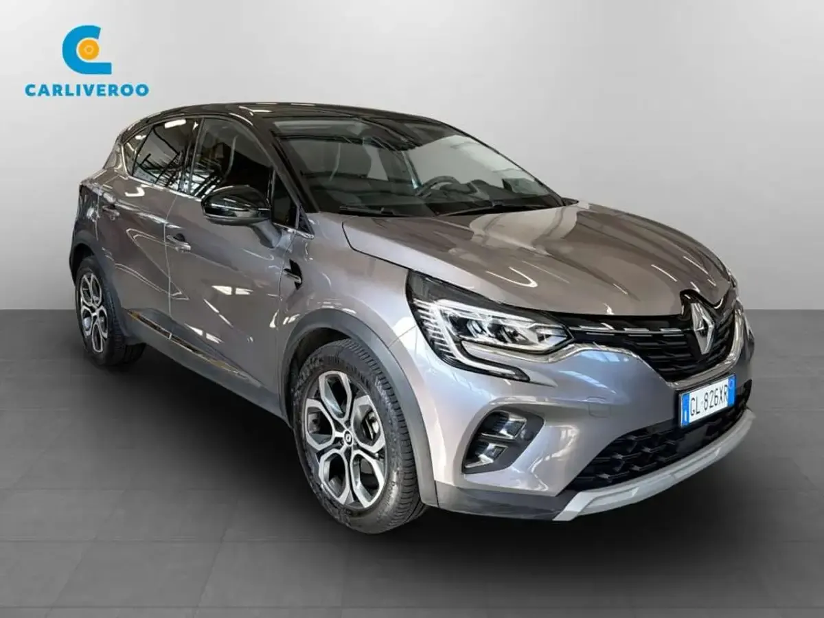 Usata Renault Captur Techno 159 CV (116 kW) 2022 Grigio cassiopea SUV