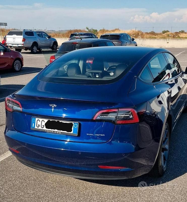 Usata Tesla Model 3 Long Range AWD 366 kW (498 CV) 2021 Blu/azzurro Berlina