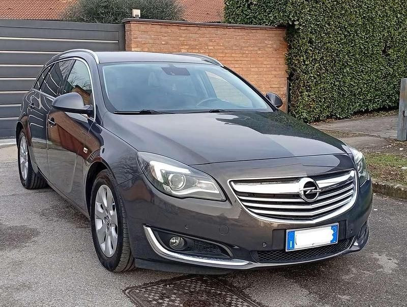 Usata Opel Insignia 140 CV (102 kW) 2015 Station wagon