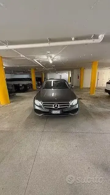Usata Mercedes E350 258 CV (189 kW) 2018 Grigio Berlina