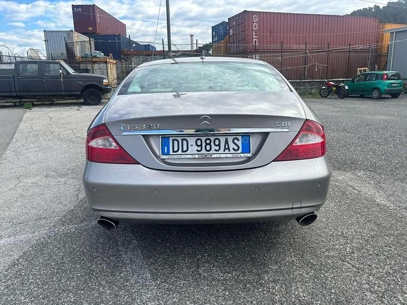 Usata Mercedes CLS320 224 CV (164 kW) 2006 Bronzo Berlina