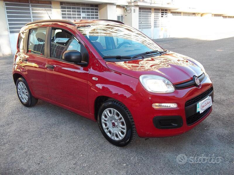 Usato 2012 Fiat Panda 1.2 Benzin 69 CV (6.300 €)