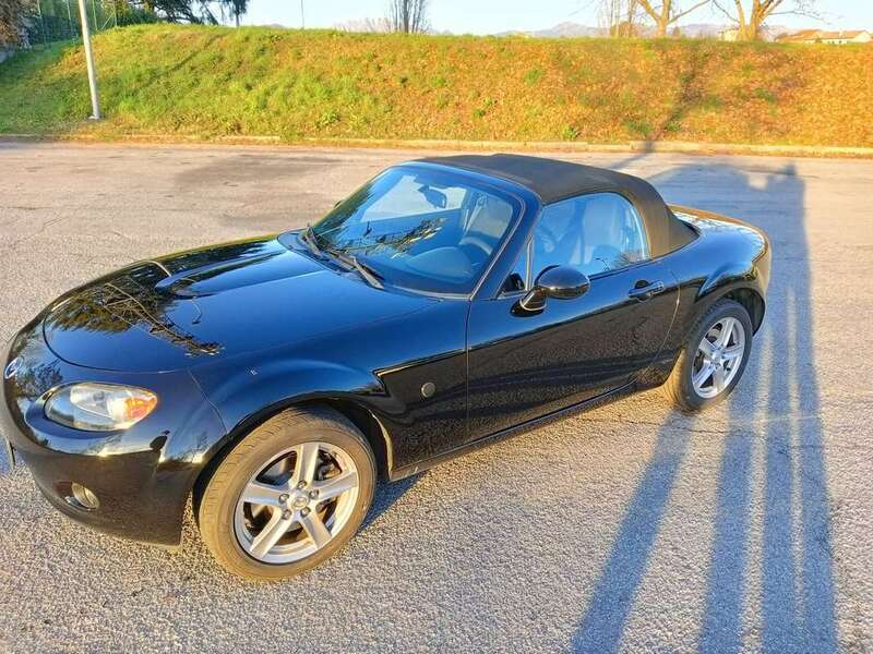 Usato 2007 Mazda MX5 1.8 Benzin 126 CV (8.500 €)