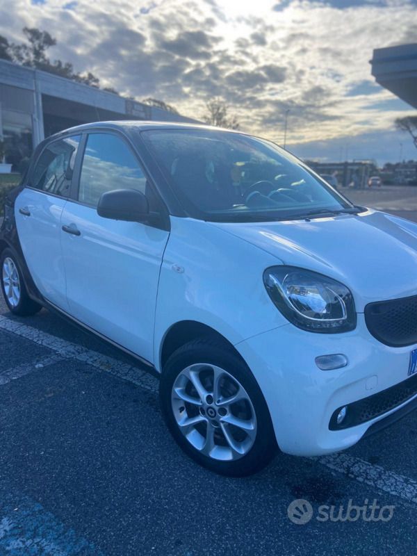 Usata Smart ForFour 71 CV (52 kW) 2019 Bianco Utilitaria