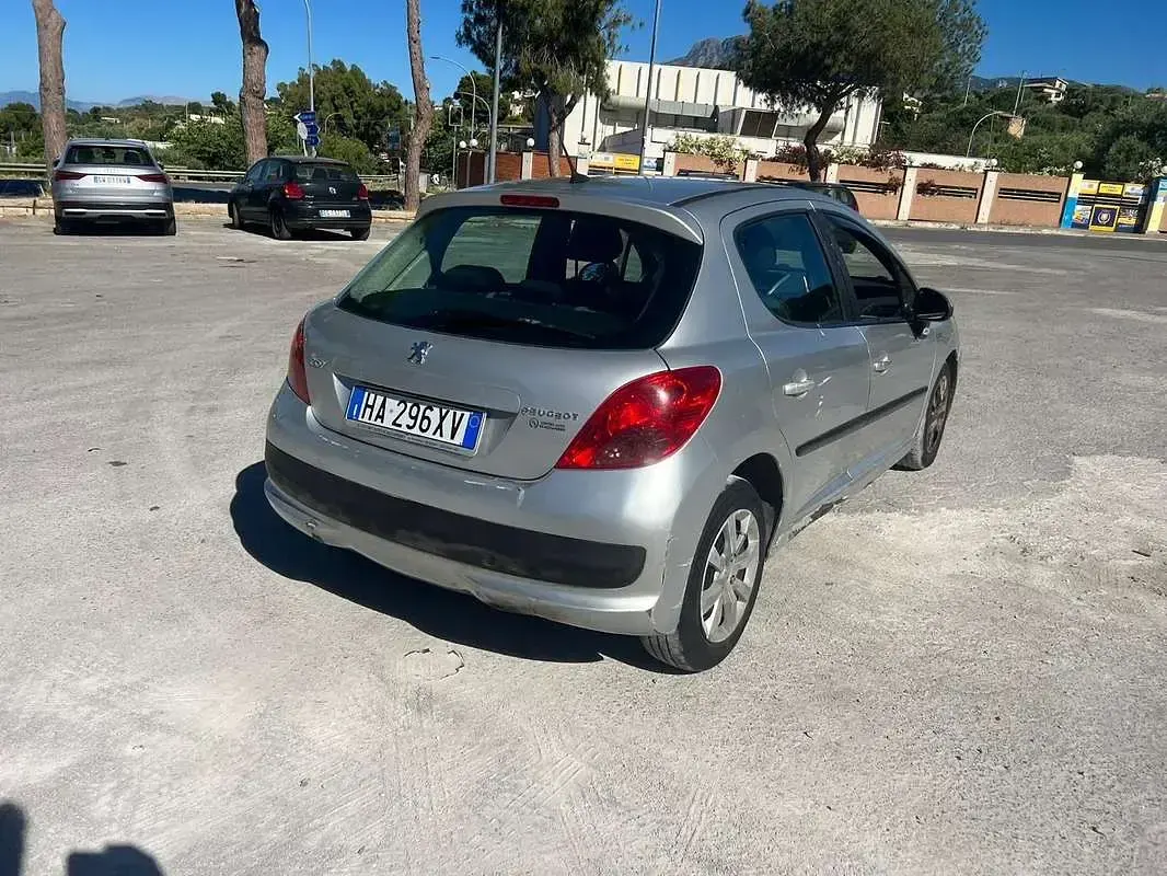 Usata Peugeot 207 68 CV (50 kW) 2008 Berlina