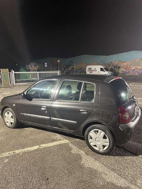 Usata Renault Clio II 58 CV (42 kW) 2002 Berlina