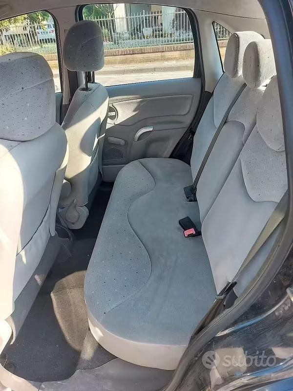 Usata Citroën C3 70 CV (51 kW) 2004 Nero Berlina