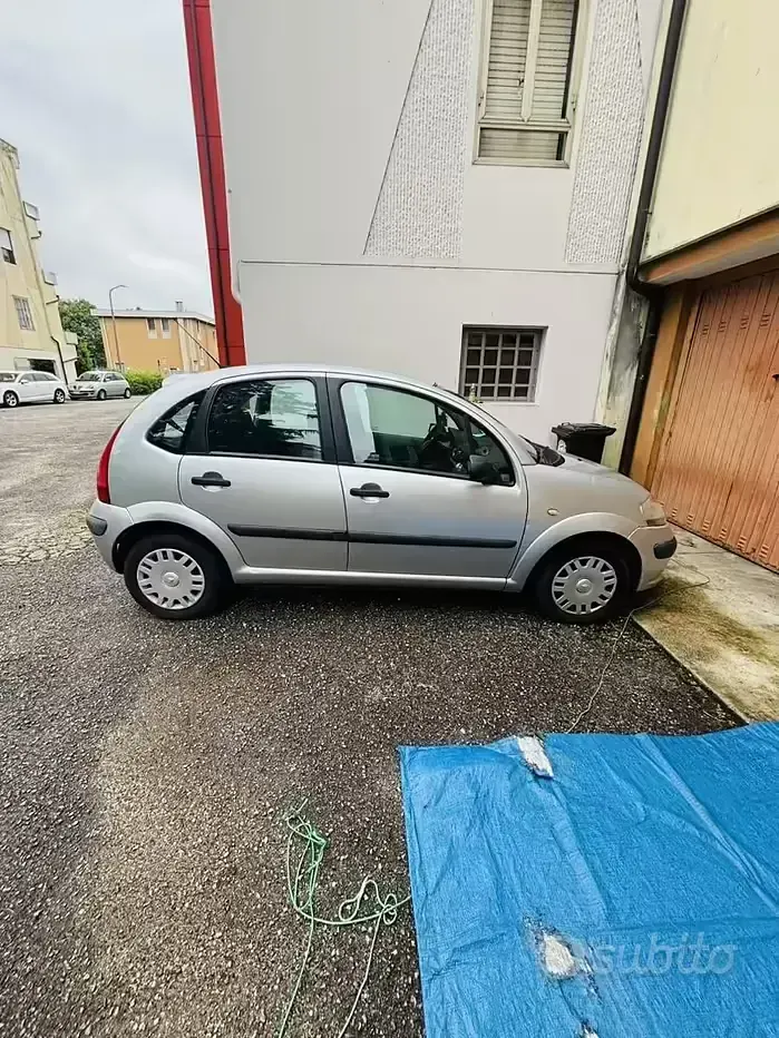 Begagnad Citroën C3 Elegance 73 HK (53 kW) 2003 Grå Sedan