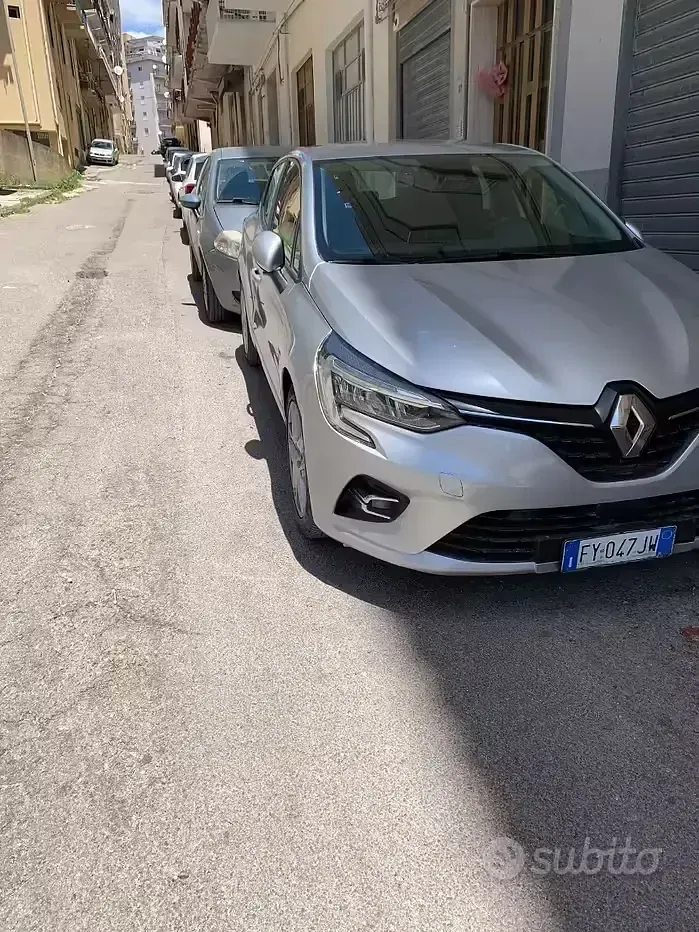 Usata Renault Clio V 101 CV (74 kW) 2019 Grigio Berlina