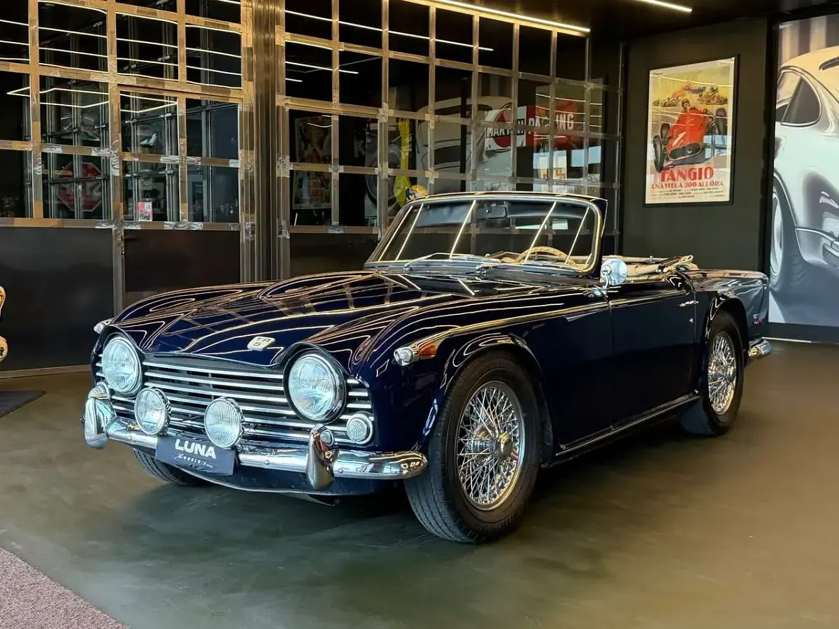 Usata Triumph TR5 150 CV (110 kW) 1968 Royal blu Cabrio