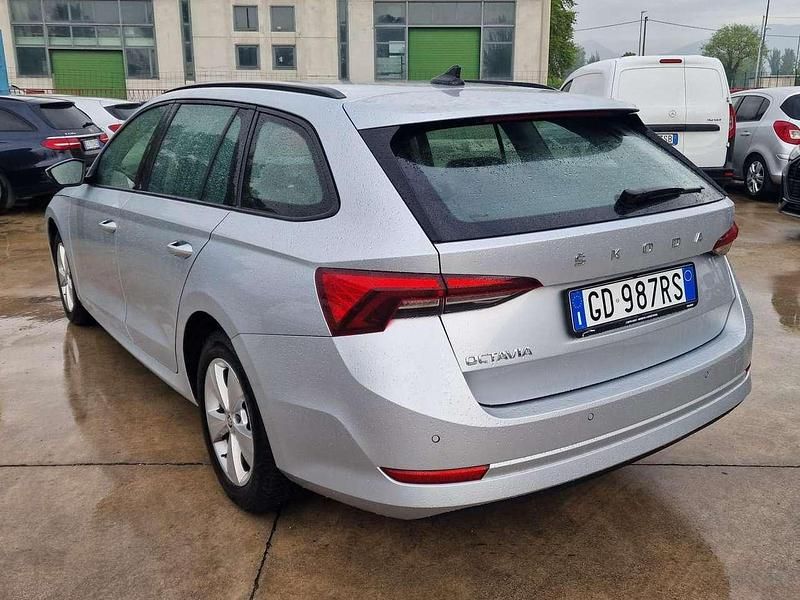 Usata Skoda Octavia Style 116 CV (85 kW) 2021 Argento Station wagon