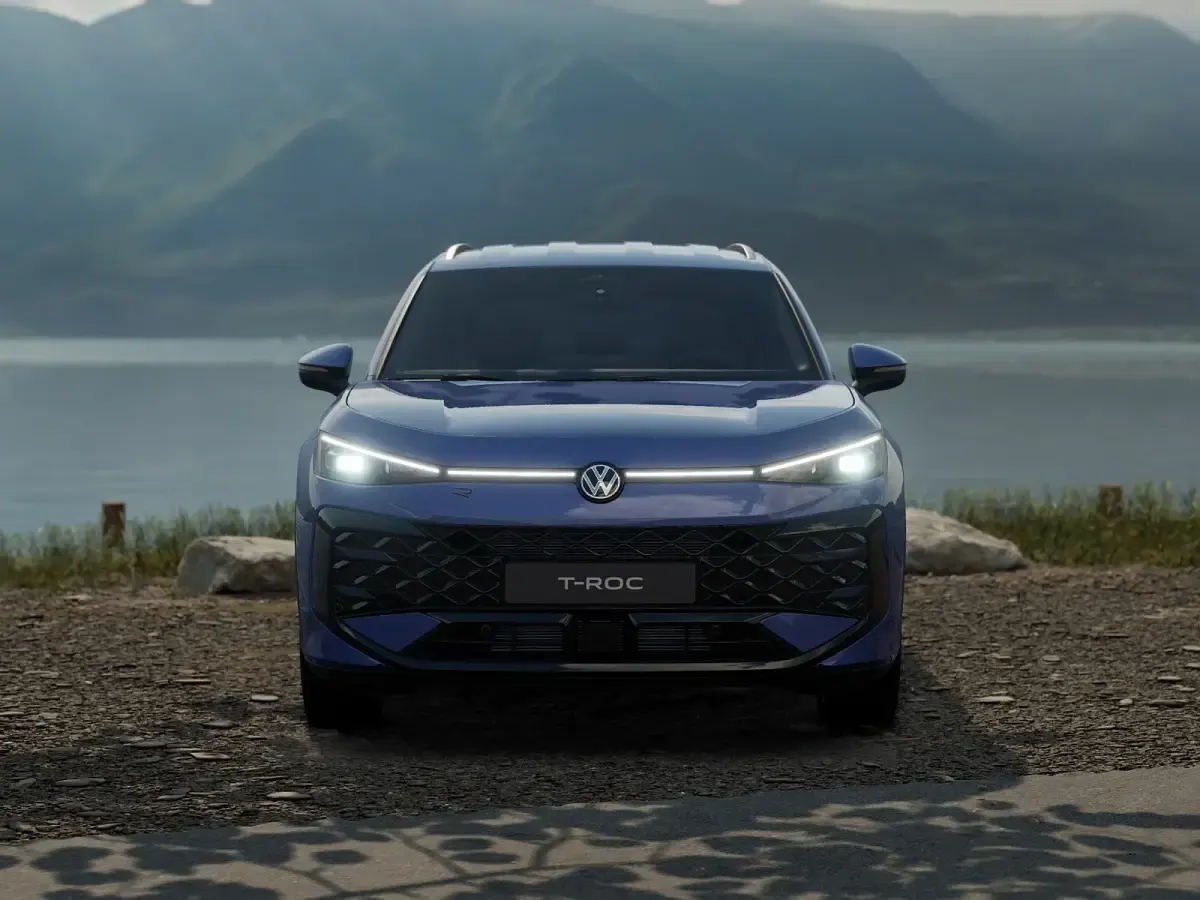 Nuova VW T-Roc R-line 150 CV (110 kW) 2026 Celestial blue metallizzato SUV