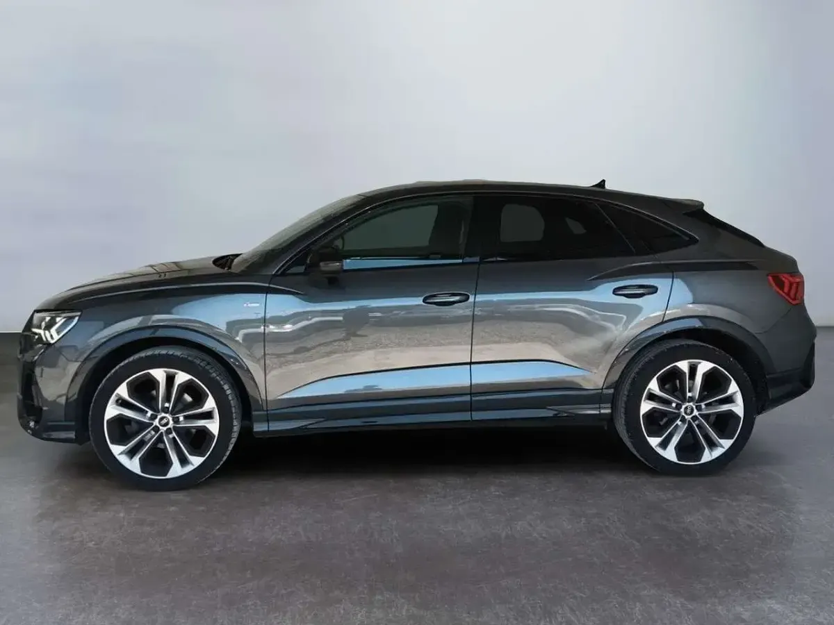 Usata Audi Q3 150 CV (110 kW) 2023 Grigio SUV
