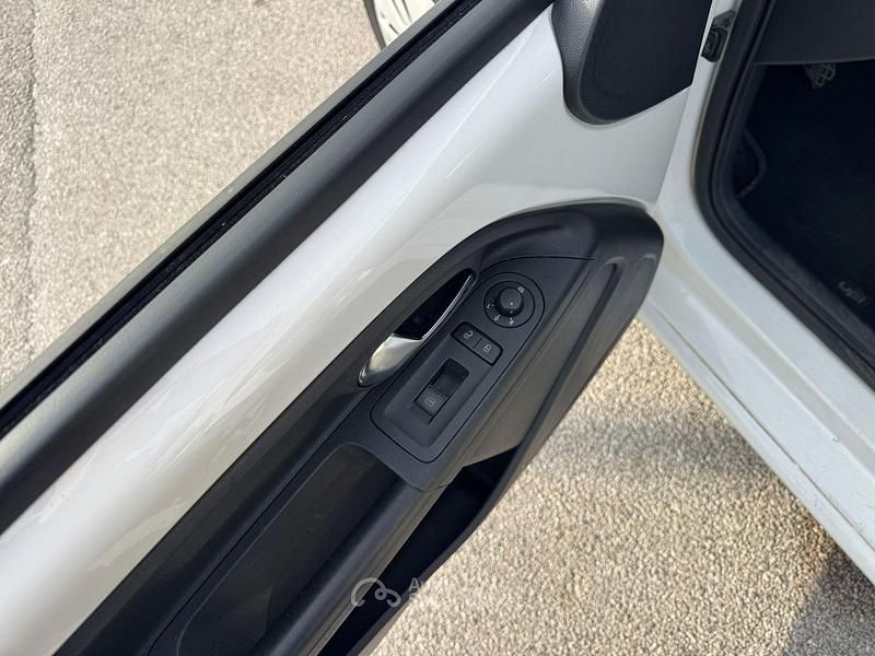 Usata VW up! move up! 60 CV (44 kW) 2012 Bianco Utilitaria