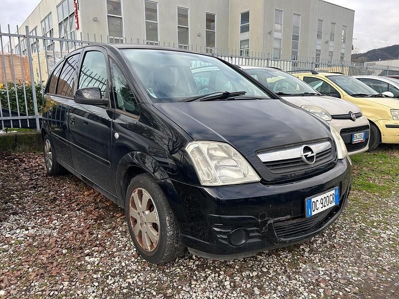 Nero Usata 2007 Opel Meriva Cosmo Monovolume | 2000 € (Buon prezzo) - Immagine 1/4