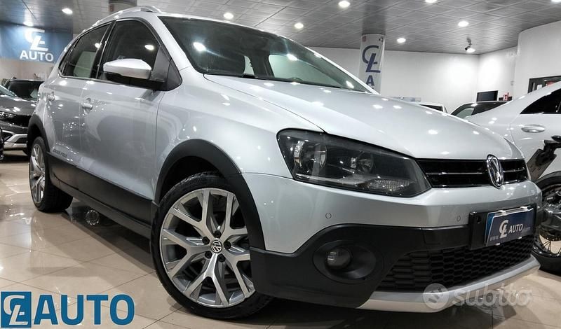 Usata VW Polo Cross 90 CV (66 kW) 2016 Grigio Utilitaria