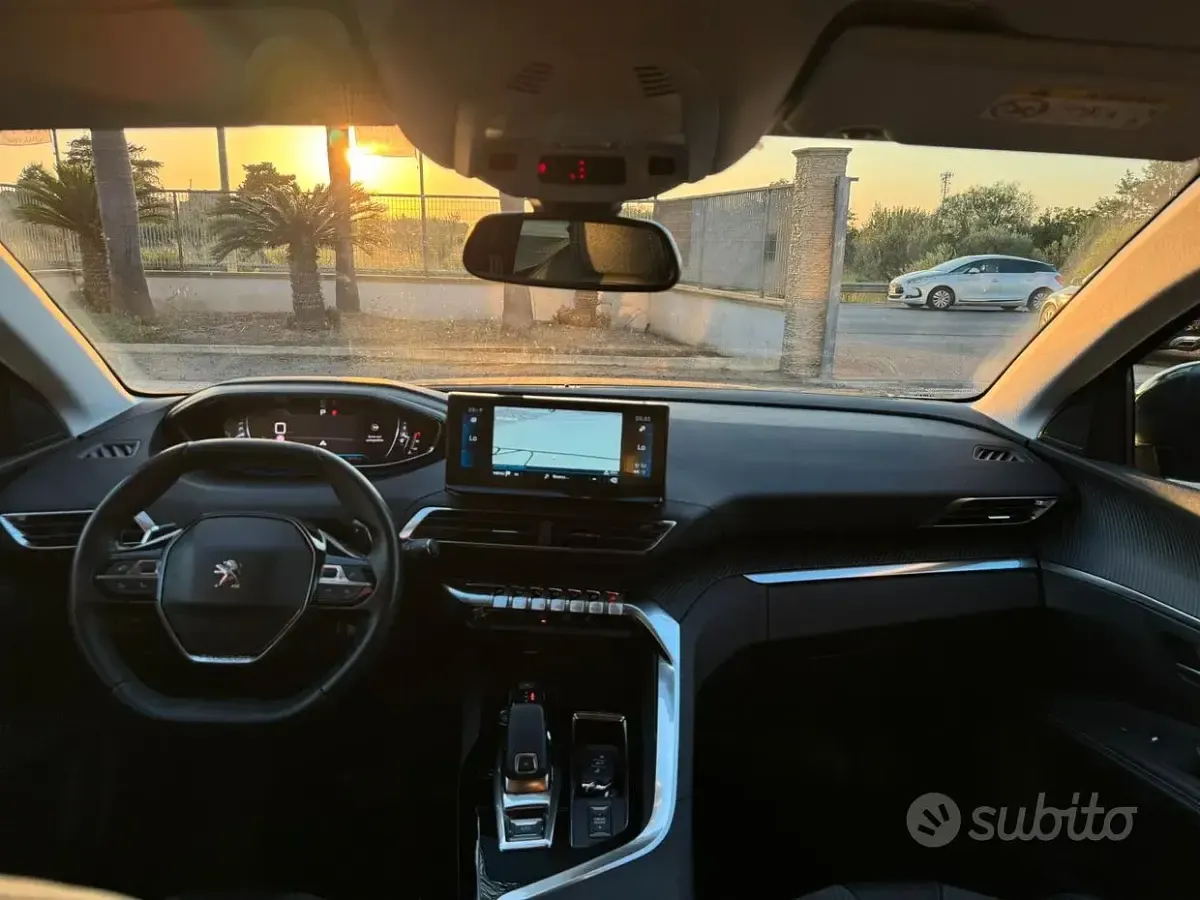 Gebraucht Peugeot 3008 Allure 131 PS (96 kW) 2022 Schwarz SUV