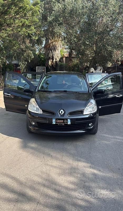 Usata 2007 Renault Clio II Utilitaria | 2299 € (Buon prezzo) - Immagine 1/4
