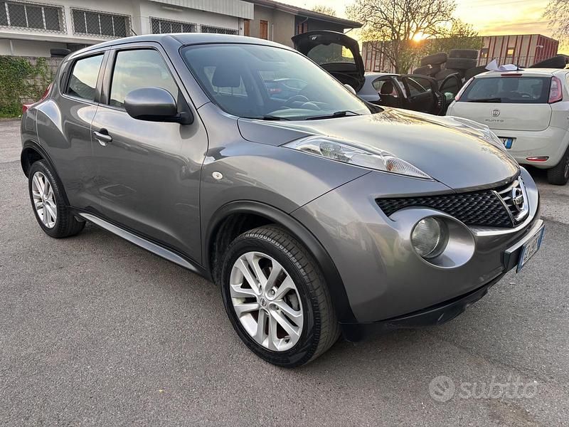 Usata Nissan Juke Tekna 110 CV (80 kW) 2015 Grigio SUV