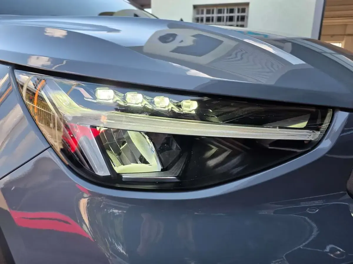 Usata Volvo XC40 129 CV (94 kW) 2023 Grigio SUV