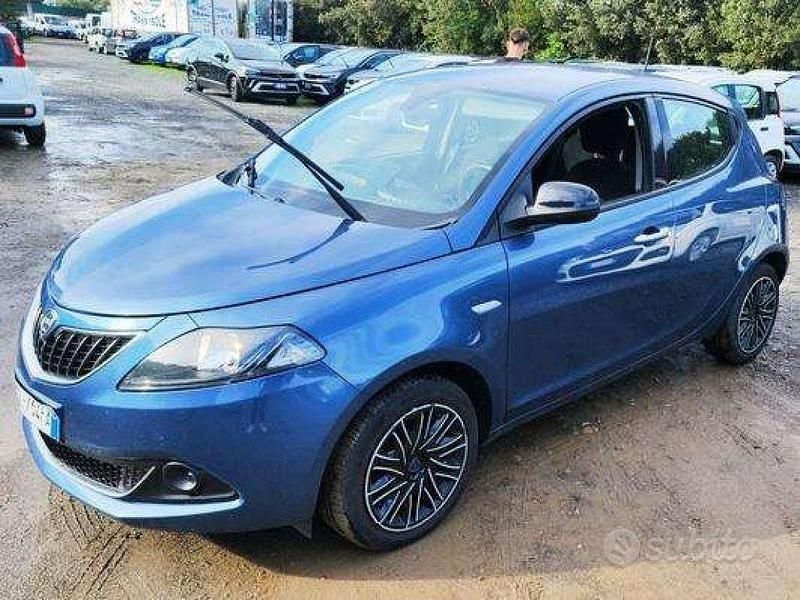 Usata Lancia Ypsilon Gold 69 CV (50 kW) 2022 Other Utilitaria