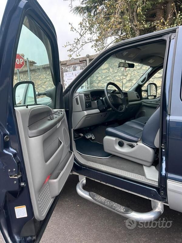 Usata Ford F350 340 CV (250 kW) 2002 Blu/azzurro Pick-up