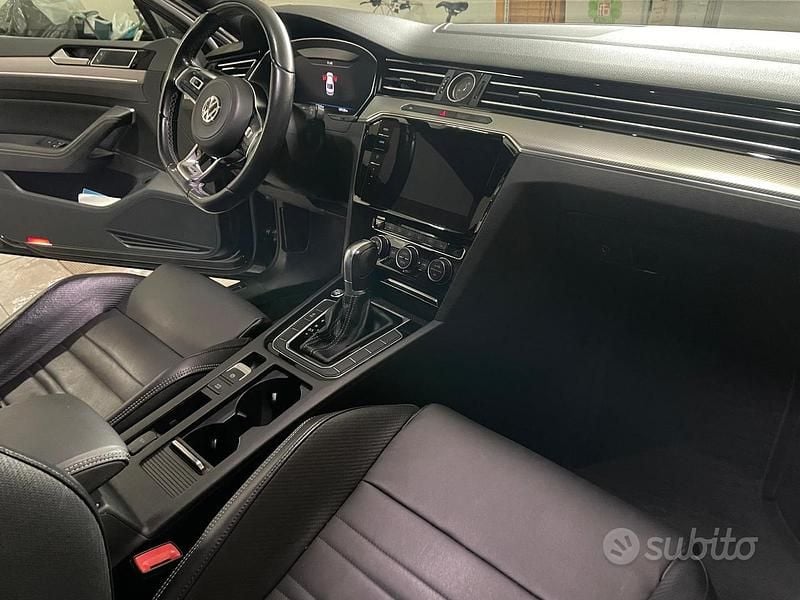 Usata VW Passat R-line 150 CV (110 kW) 2019 Nero Berlina