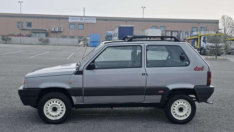 Usata Fiat 750 34 CV (25 kW) 1988 Argento Berlina