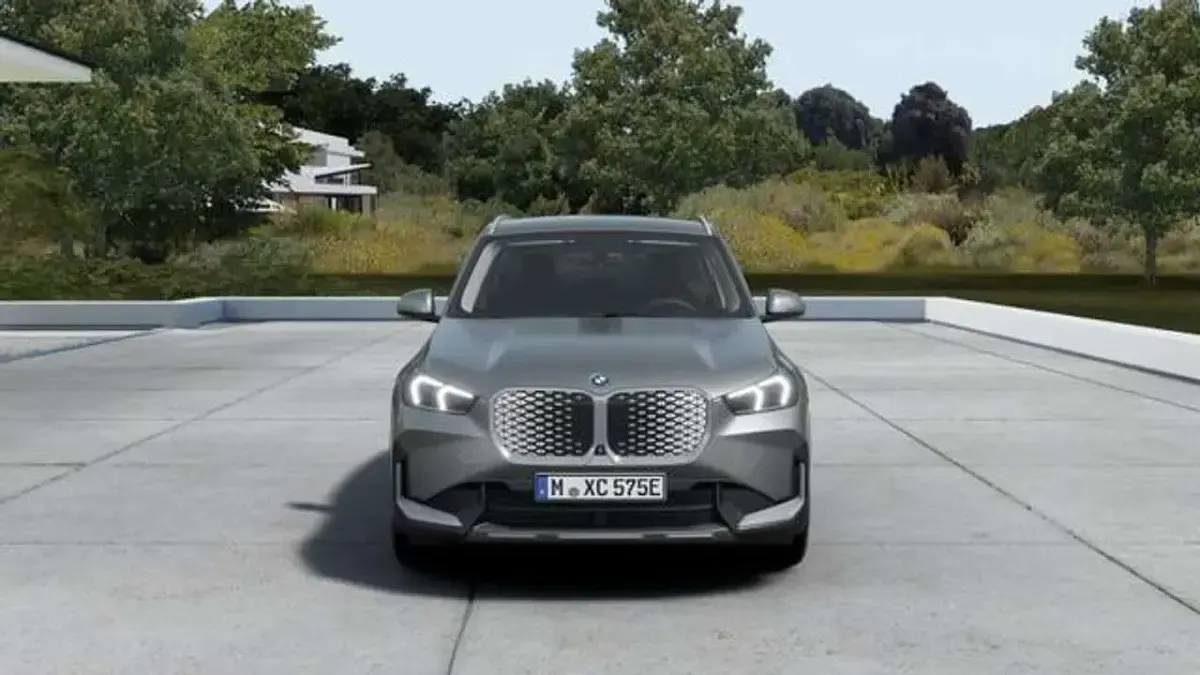 Nuova BMW iX1 150 kW (204 CV) 2026 Space silver metallizzato SUV