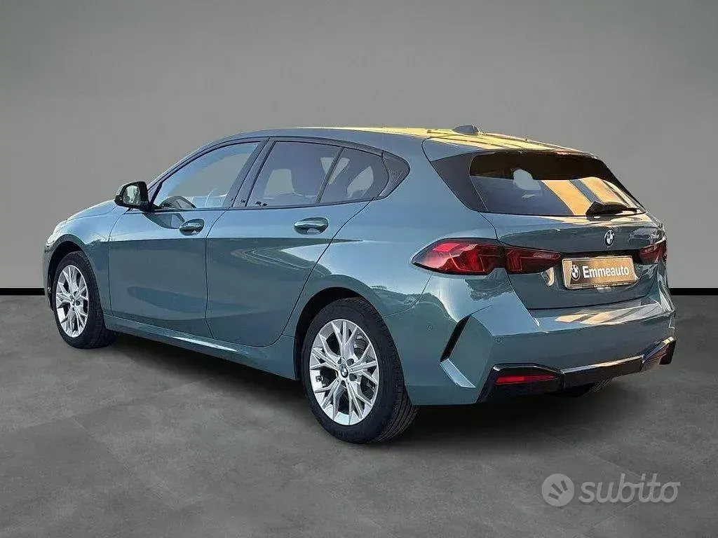 Usata BMW 118 150 CV (110 kW) 2025 Verde Utilitaria