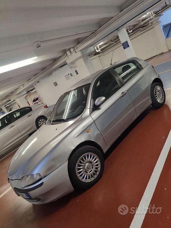 Usata Alfa Romeo 147 2002 Grigio Utilitaria