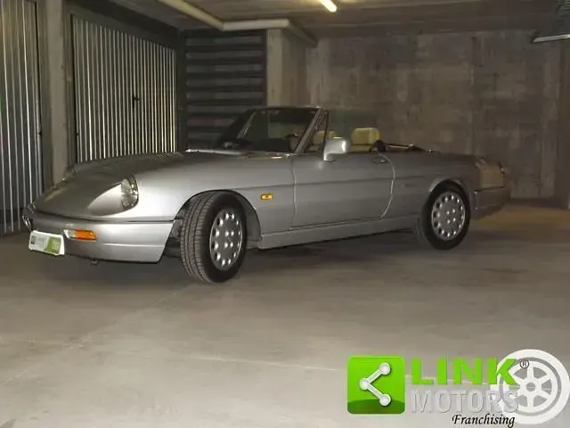 Usata Alfa Romeo Spider 122 CV (89 kW) 1992 Argento Cabrio