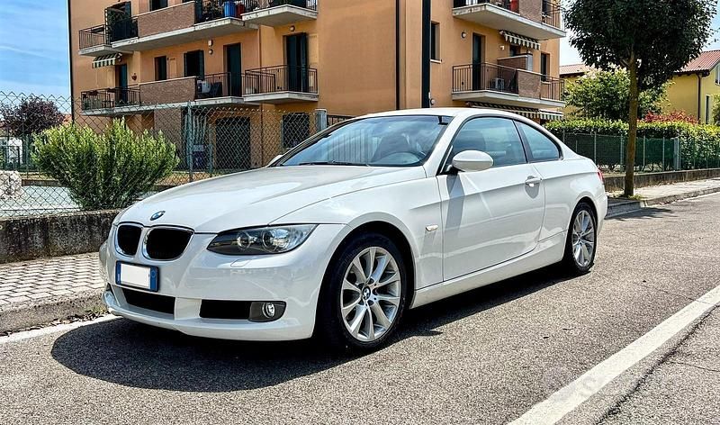 Usata BMW 320 2009 Bianco Coupé