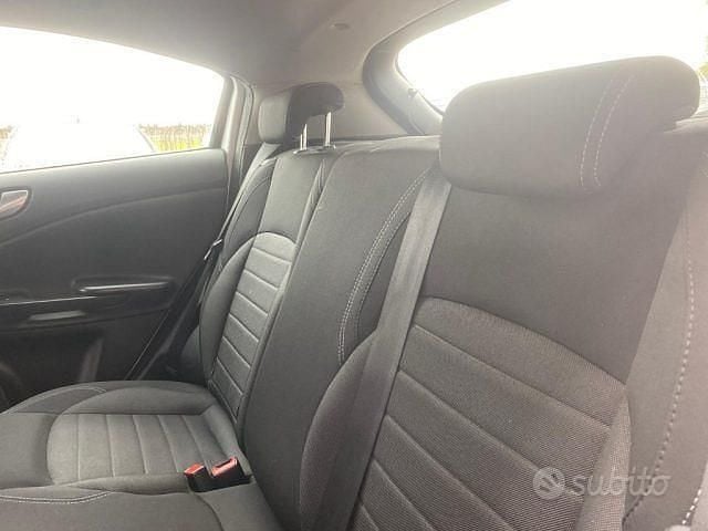 Usata Alfa Romeo Giulietta Super 120 CV (88 kW) 2018 Bianco Utilitaria