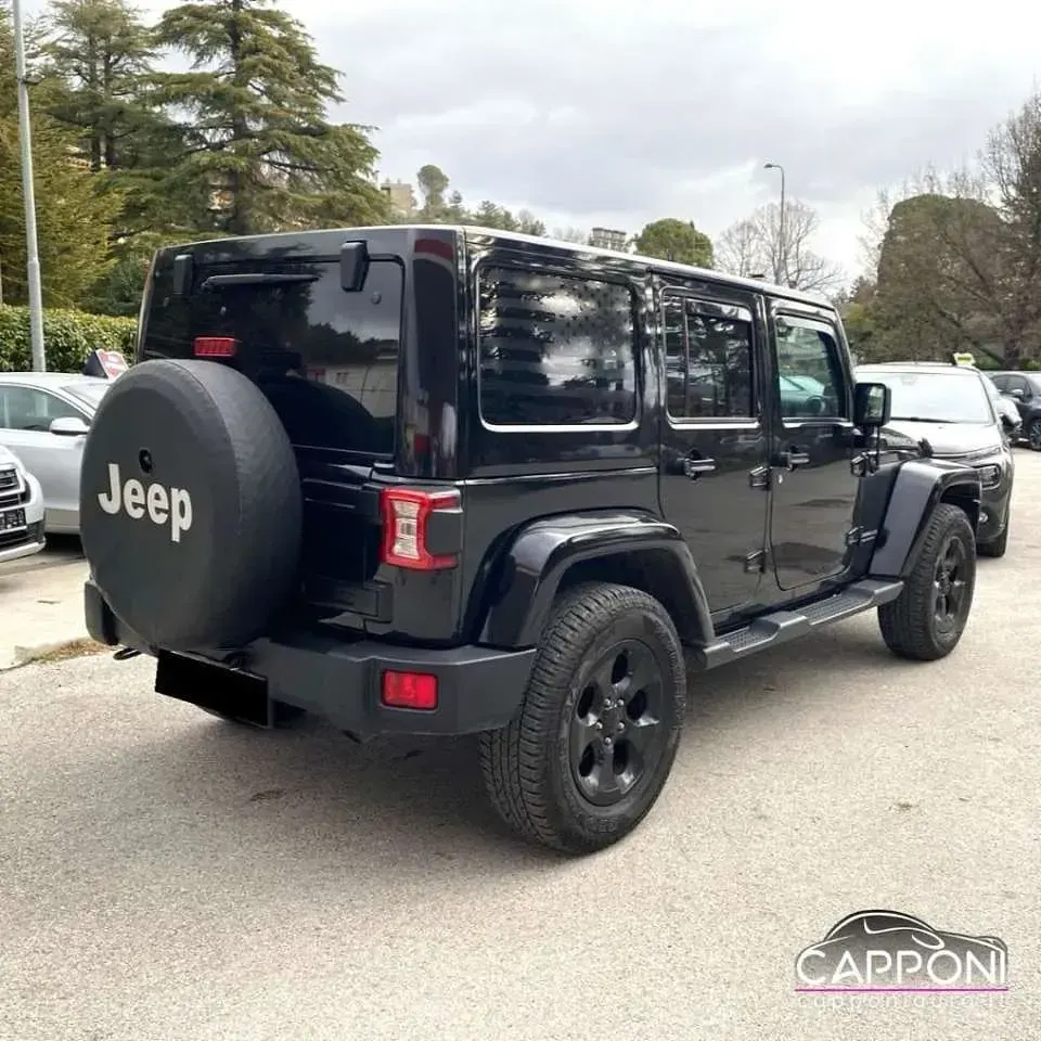 Usata Jeep Wrangler Unlimited Sahara 200 CV (147 kW) 2014 Nero SUV