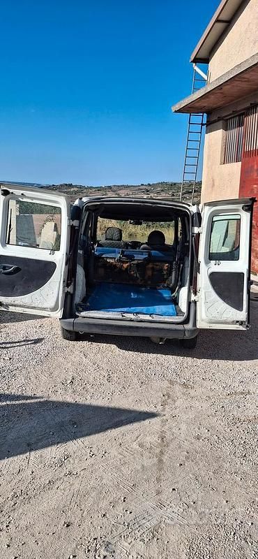 Usata Fiat Doblò 101 CV (74 kW) 2001 Bianco Monovolume