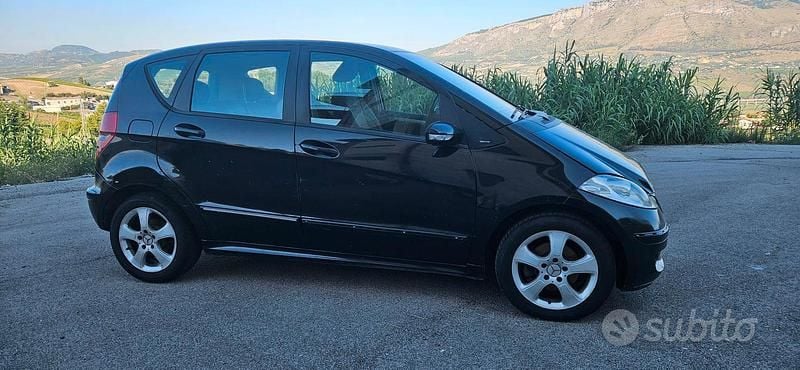 Usata 2008 Mercedes A180 Tre volumi | 1599 € (Buon prezzo) - Immagine 1/4