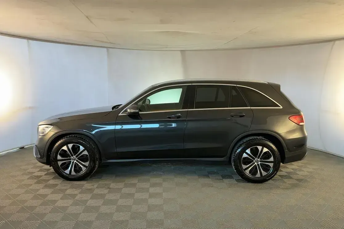 Begagnad Mercedes GLC220 Executive 194 HK (142 kW) 2022 Grå SUV