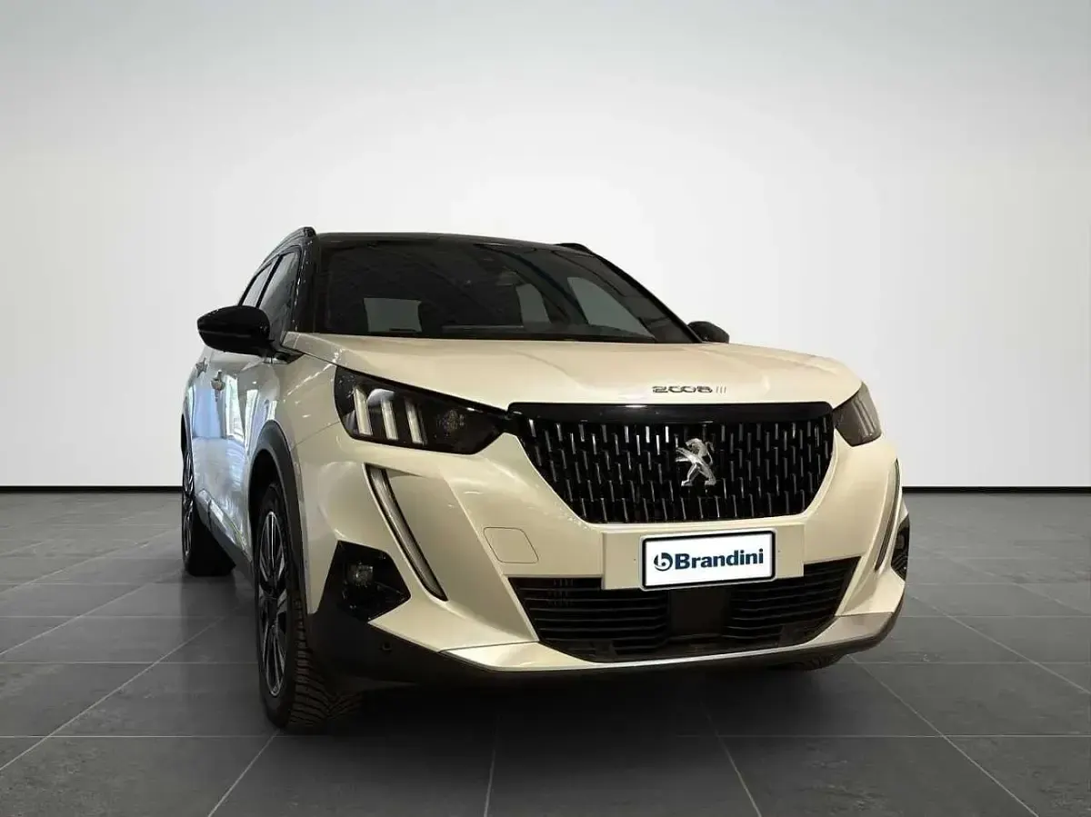 Usata Peugeot 2008 GT 155 CV (114 kW) 2020 Galpine white SUV