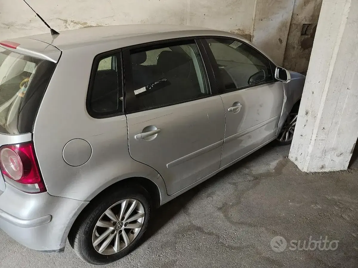 Usata VW Polo 69 CV (50 kW) 2009 Grigio Utilitaria