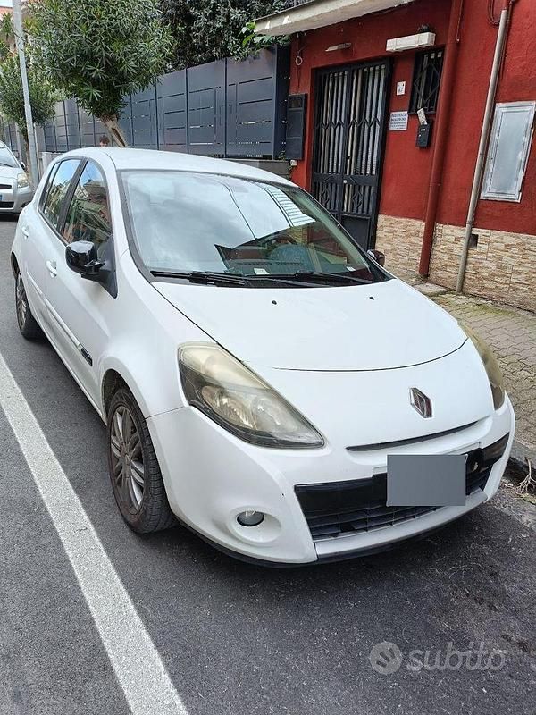 Usata Renault Clio II 75 CV (55 kW) 2011 Bianco Berlina