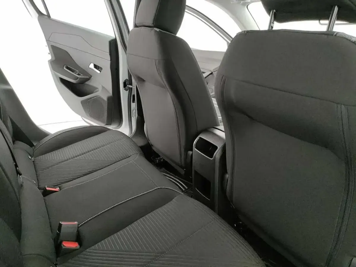 Usata Peugeot 308 Active 2024 Bianco Berlina